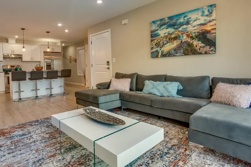 Modern City Getaway Near Downtown Newark & NYC - Image 1
