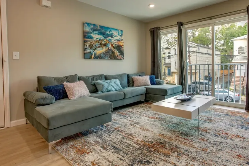 Luxury 6BR w/ Rooftop + Parking Near NYC, MetLife! - Image 1