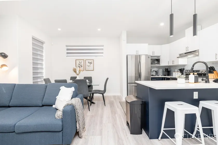 Spruce Ave | 2 bed Townhouse - Image 1