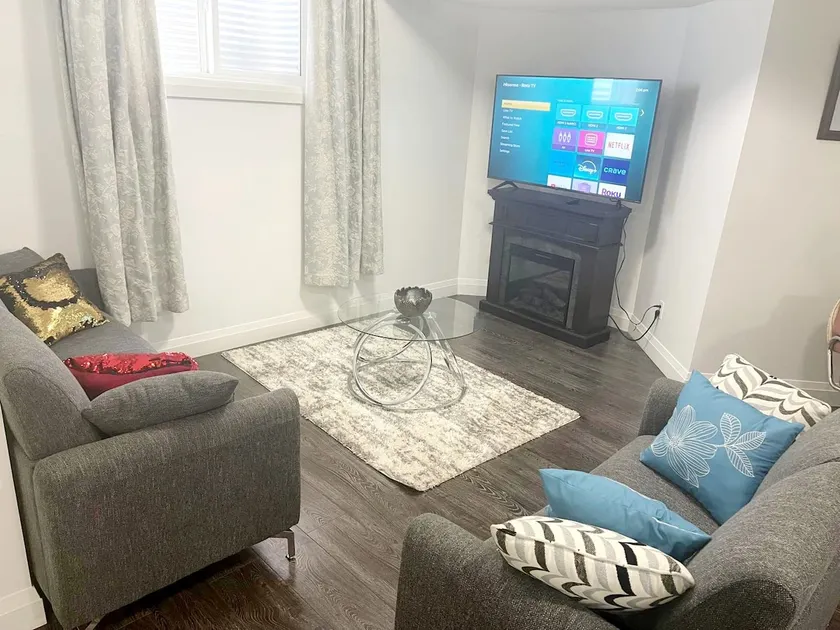 Affordable Cozy Suite! Entire Unit,Private Entrance,Free Parking, Self Check-in - Image 1
