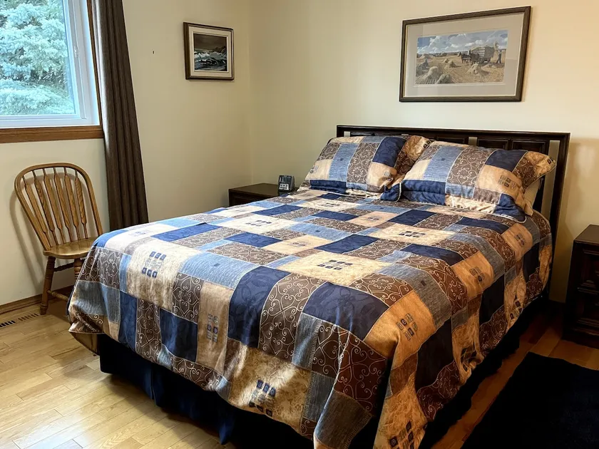 Charming 4 bedroom home - Image 1