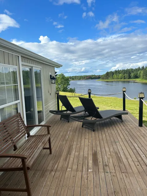 Private Waterfront Getaway - Image 1