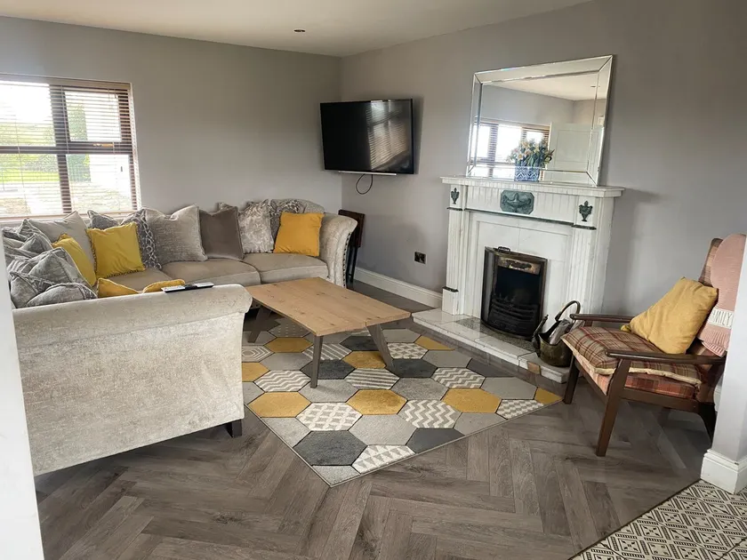 Thornstown Gate Cottage - Image 1
