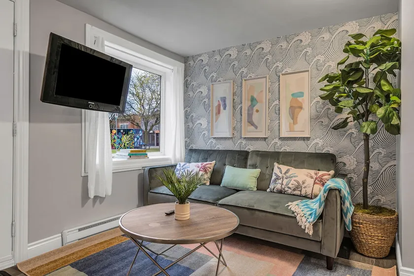 Downtown Vista: 5 mins to Water | Pet | Parking - Image 1