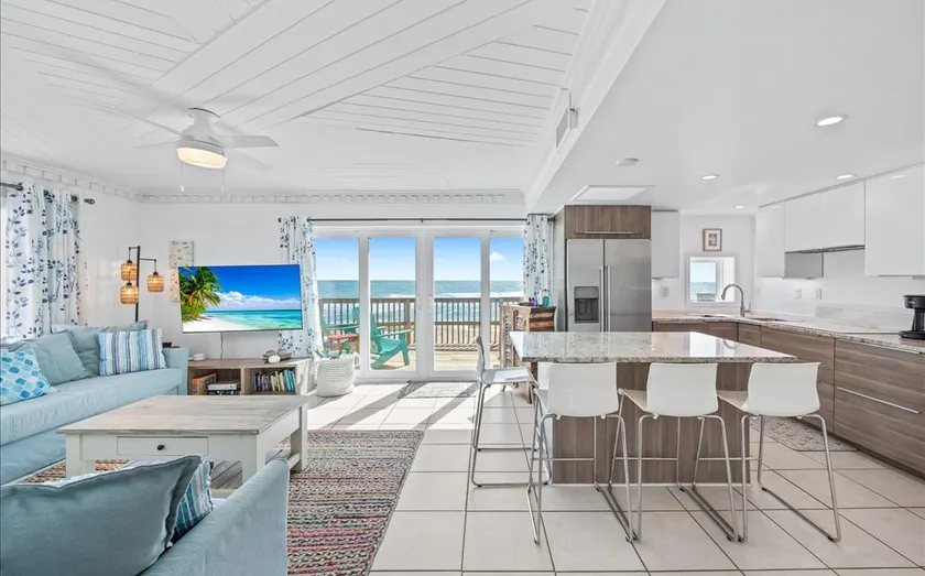 Beachfront Cottage - Coconut - Image 1