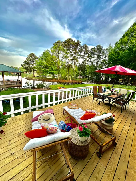 Lakefront - Kayak, fishing, paddle board, dock - Image 1