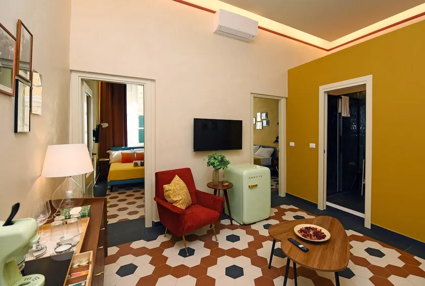 Suite Rooms above the gantries - Image 1