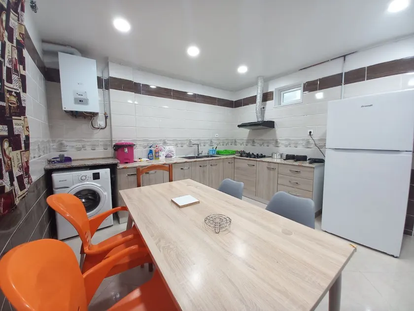 Spacious and clean apartment in Khémisti. - Image 1