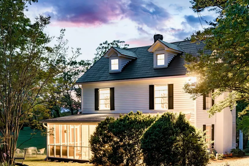 Wine Country Getaway! Walk to Dining + Coffee Shop - Image 1