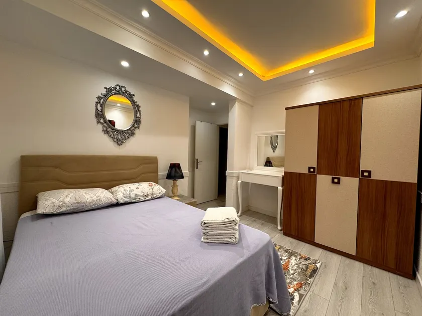 • Stylish and Comfortable 2-Bedroom Apartment in the City Center - Image 1