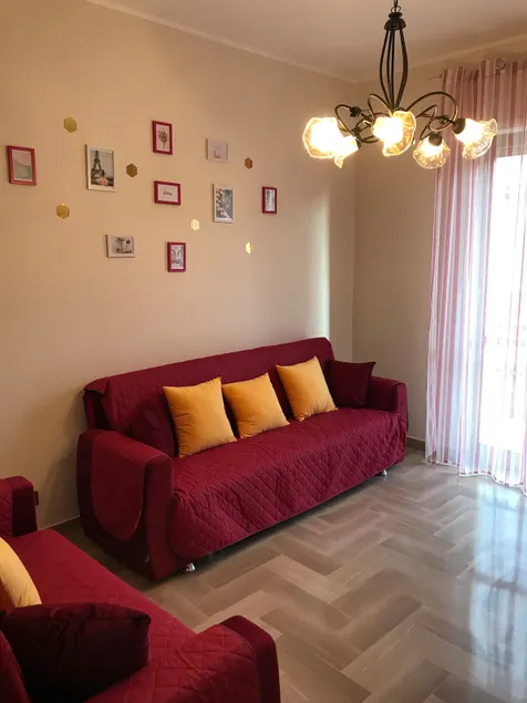 2-bedroom apartment - Image 1