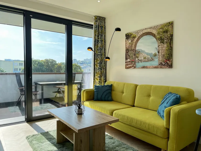 Luxury City Retreat with Terrace - Image 1