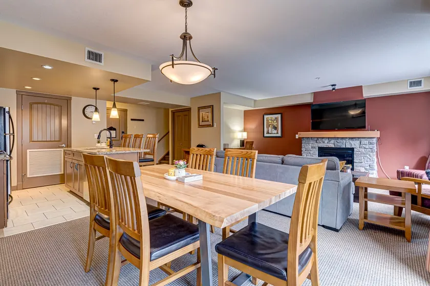 2BR,Cozy Mountain Getaway, 1200SQFT,HotTub,KingBed - Image 1