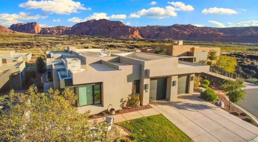Luxury Home with Red Rock Views - Image 1