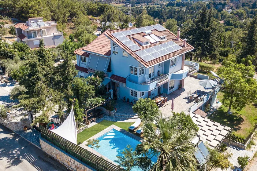 Athina's Villa with heated pool - Image 1