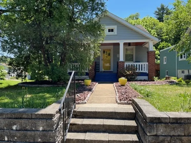 Beautiful Bungalow - Image 1