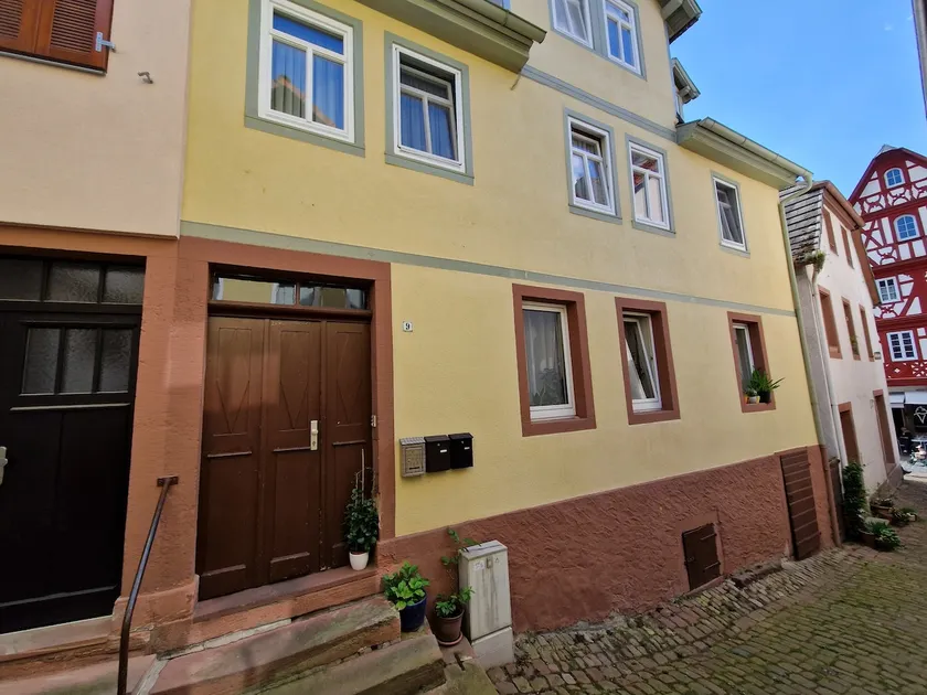 9. Huge attic apartment - Image 1