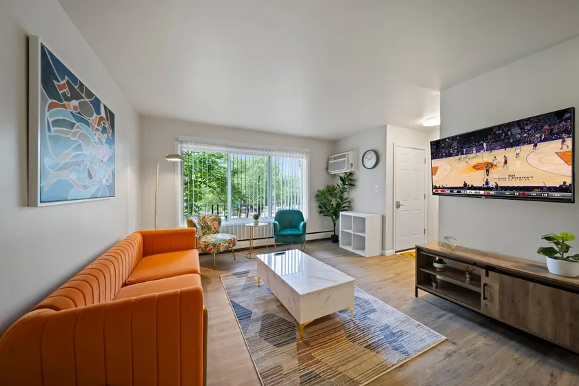 Peaceful & Central Abode ~ WiFi ~ Pet Friendly! - Image 1