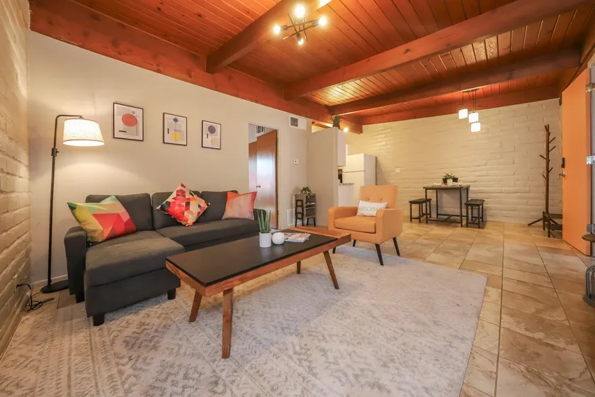 Private and cute townhome - Image 1