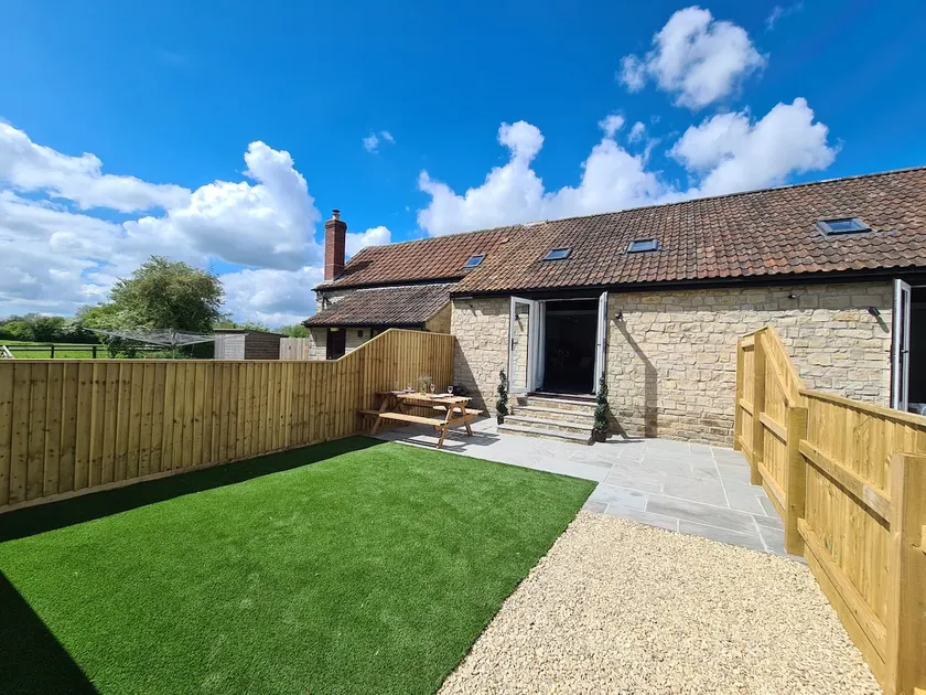 Bee Cottage-dog friendly, countryside retreat - Image 1