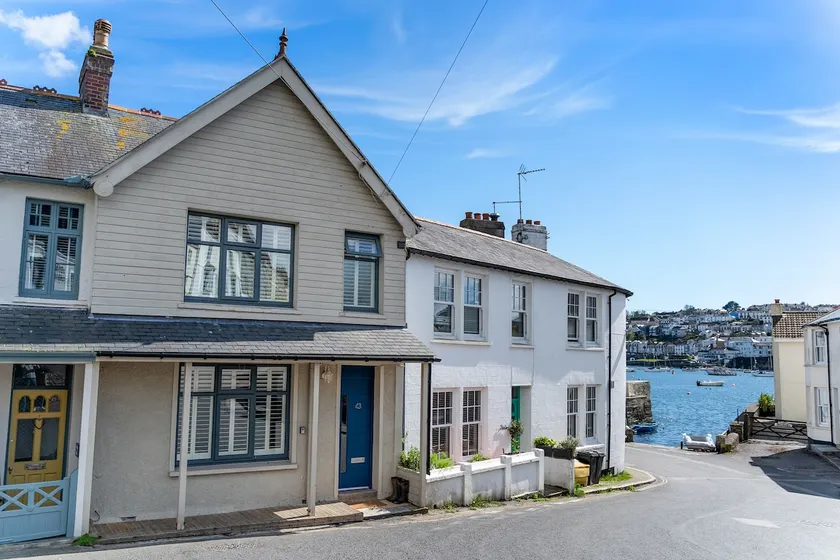 Waterside cottage, log burner, 10 mins to Falmouth - Image 1