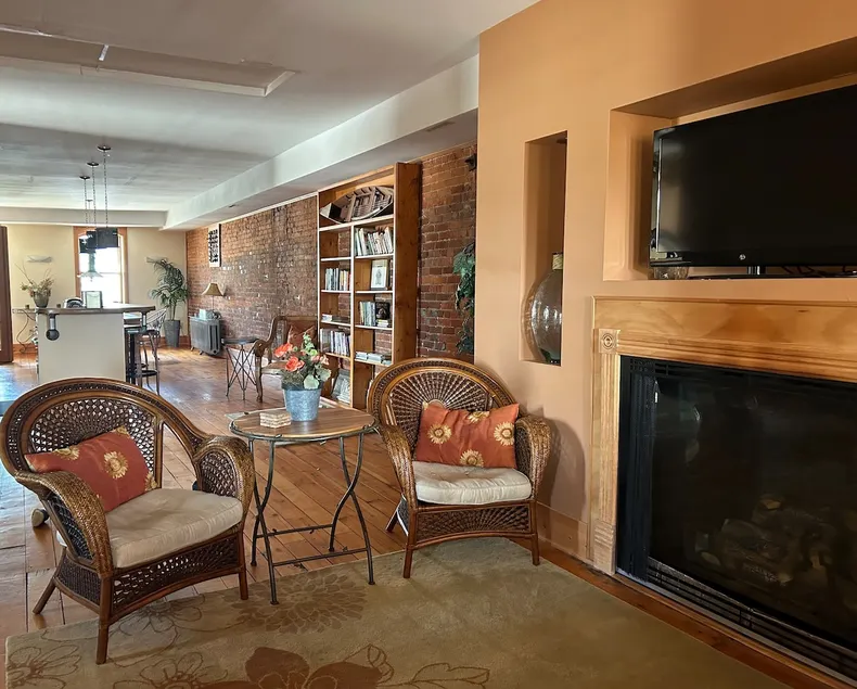 Stunning Mississippi River Loft - Image 1