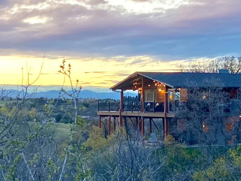 Breathtaking Views in North Castle Pines - Image 1