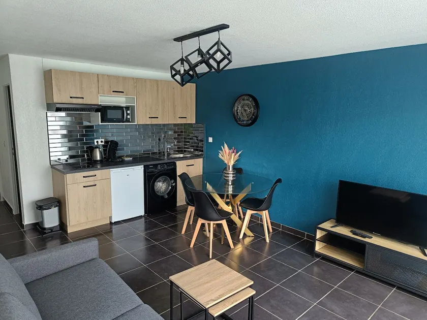 Micro house, renovated, spacious - Image 1