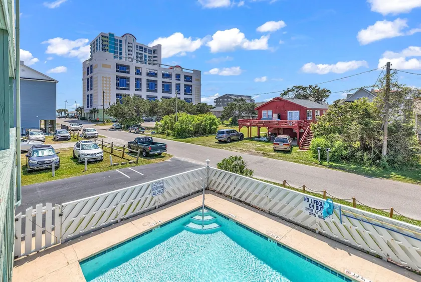 Cherry Grove Gem, walk to the beach! - Image 1