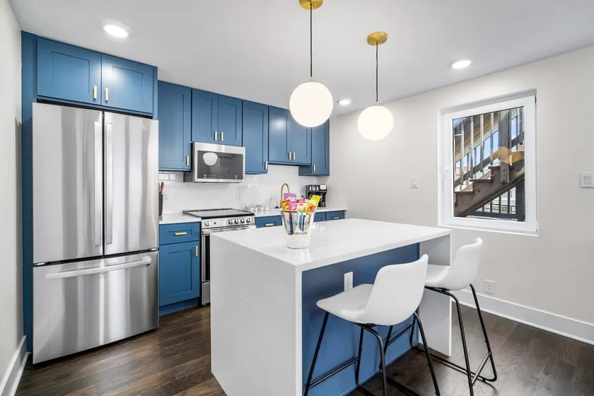 The Octopus House: Coastal Chic 2BR - Sleeps 6 - Image 1