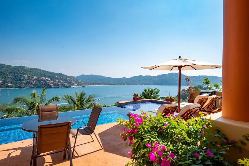 Spectacular view of the bay! - Image 1