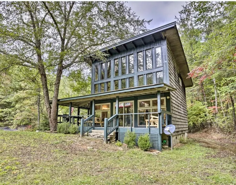 Hideaway Pond cozy cabin for two - Image 1