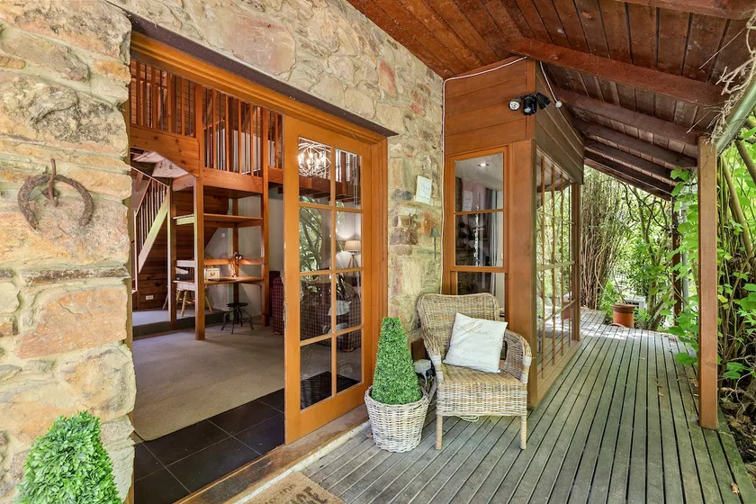 Stonehenge Retreat - Image 1