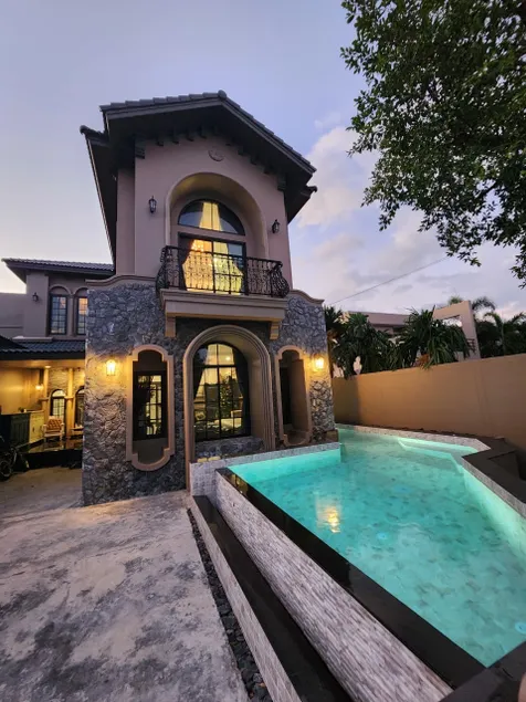 T1-Tuscany Private Pool Villa-บางแสน - Image 1