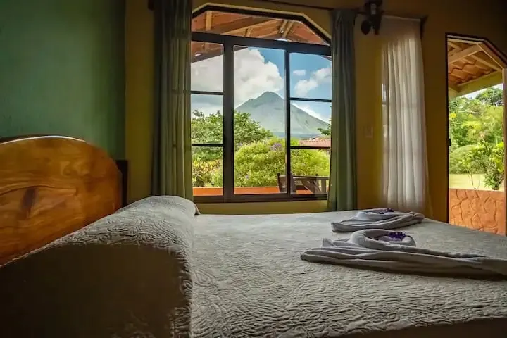 Guayabo Cabin-Volcan Arenal view - Image 1