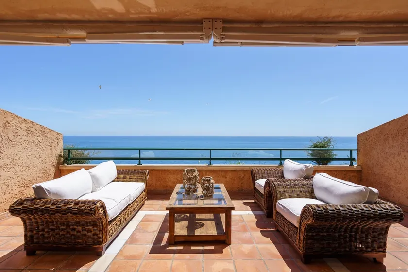 Penthouse The View - Image 1