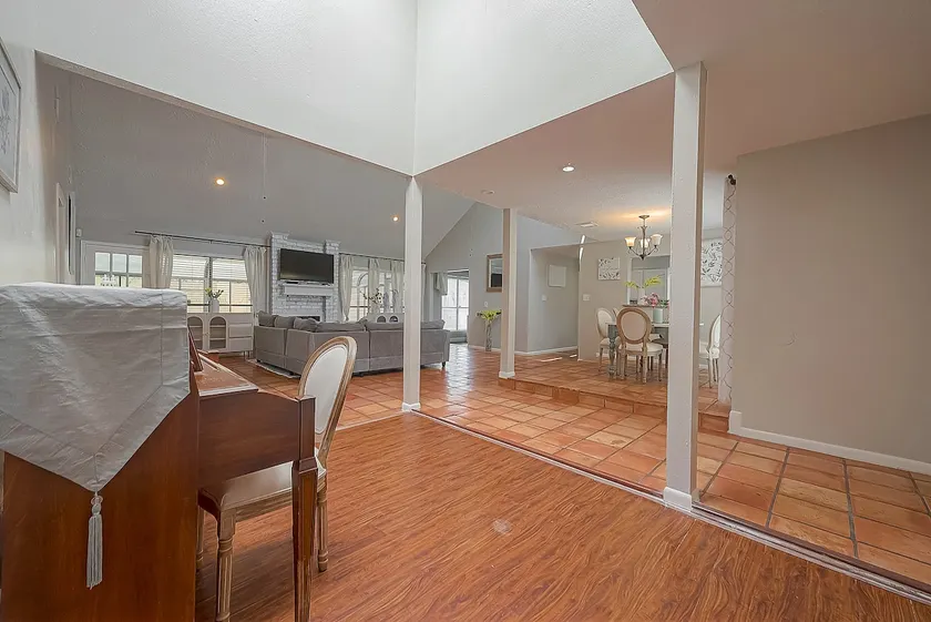 Entire 4 bedrooms 2Bath Bellaire - Image 1