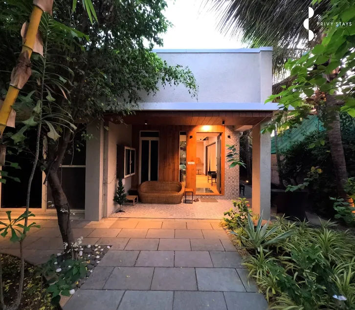 Privy Stays- Green Palm Villa - Image 1