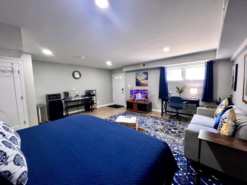 Luxury Living Locale in DC - Image 1