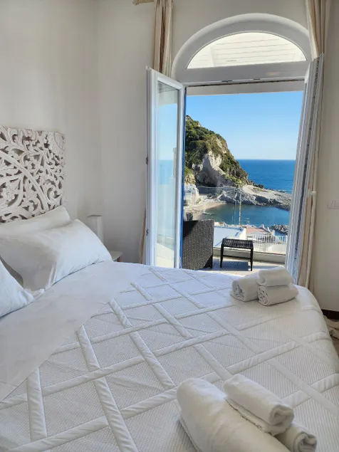 Divina Seaside Suite Ischia - Image 1
