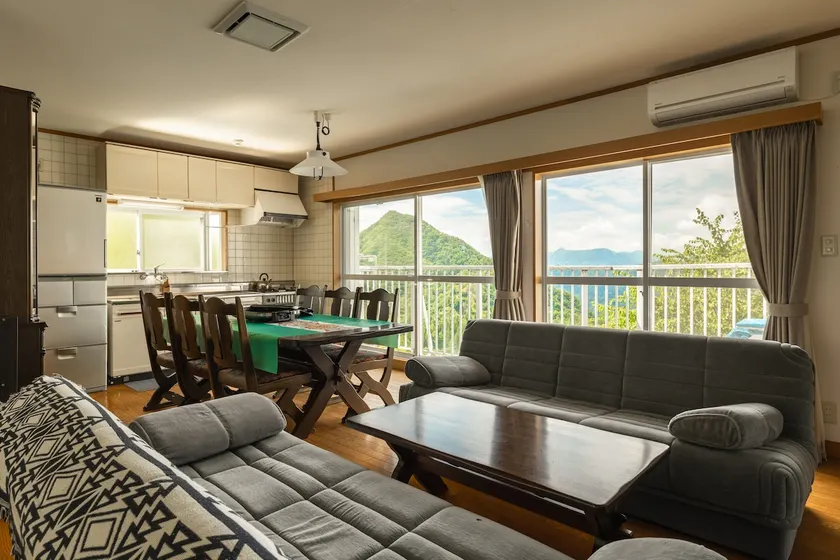 Minamikaruizawa - View from the deck, BBQ, karaoke, 5 minutes from the interchange. - Image 1