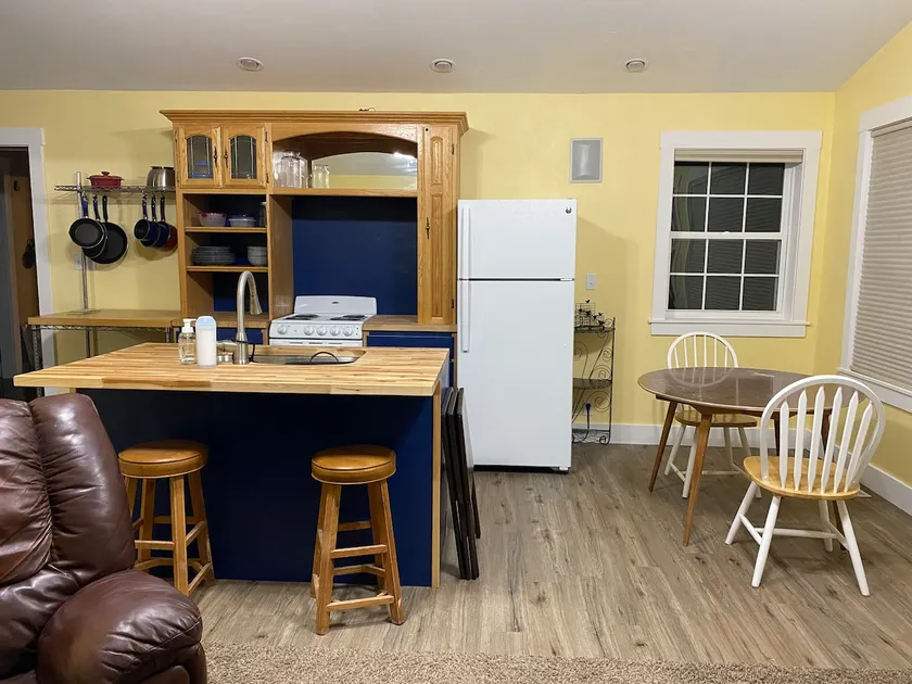 Farm Breakfast, Serene Escape, Hot Pools Nearby - Image 1