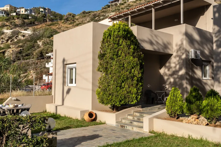 Elio A 1BDR Apt1 min from the beach by Hospi Living - Image 1