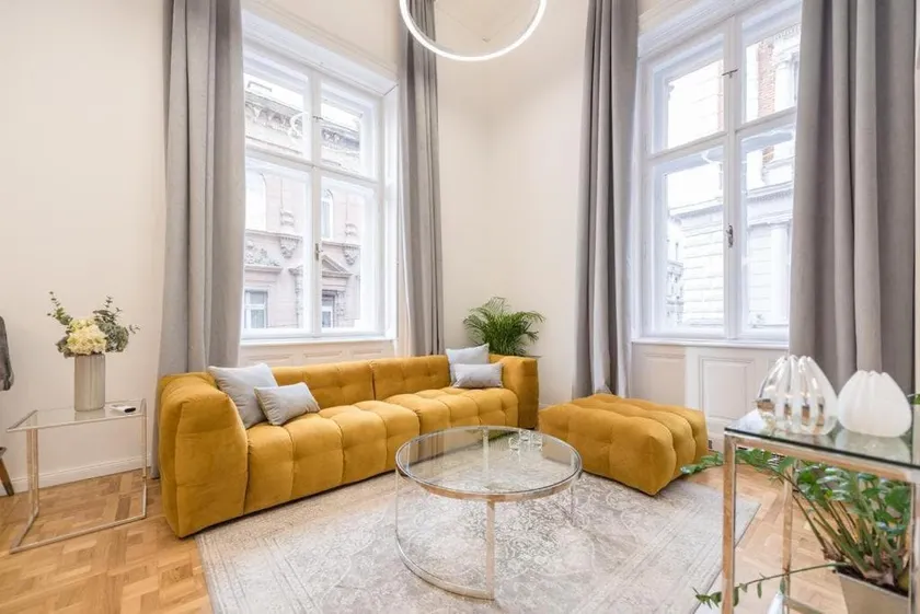 The Andrassy Avenue Apartment with AC - Image 1