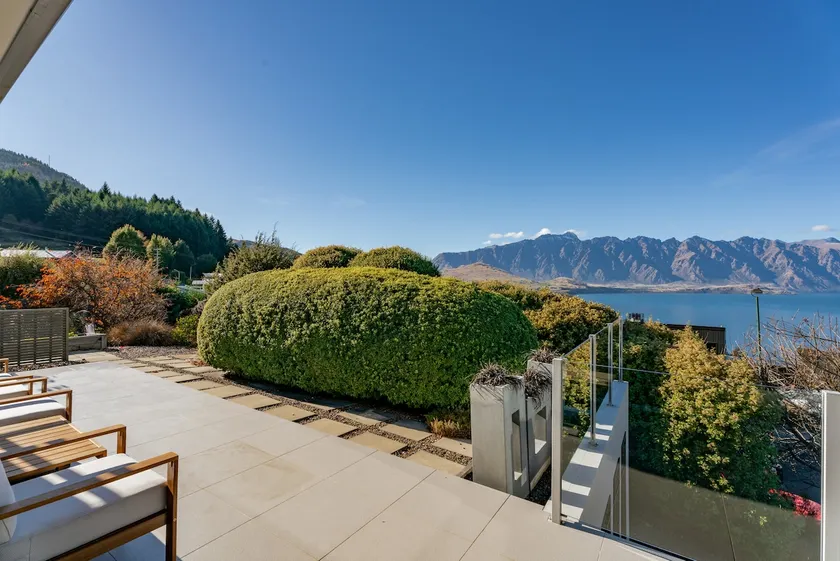 Luxury Retreat - Matakauri - Image 1