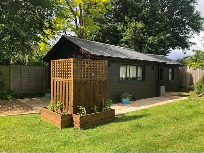 Cozy modern cottage near Legoland, Windsor & Ascot - Image 1