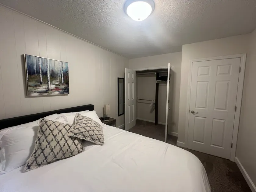 City Comfort in Lansing - 3rd Floor Apt 6 - Image 1