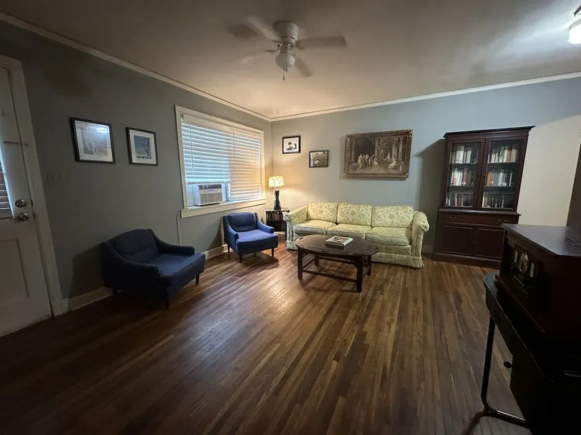 Stylish vintage apartment. - Image 1