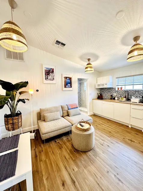 Santorini Cabana in Zephyrhills - Image 1