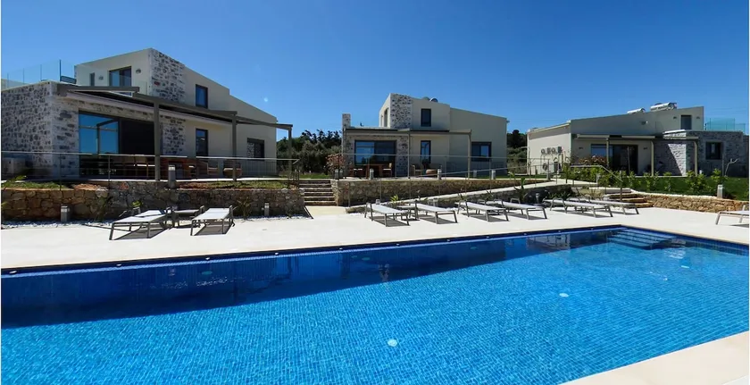 2steps Maleme beach & Restaurants/market/20 sleeps - Image 1